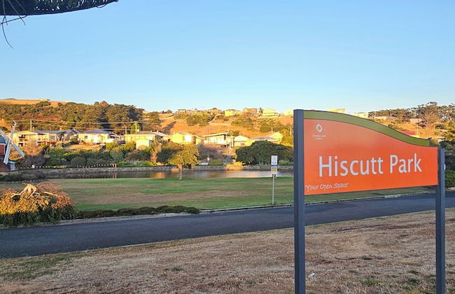 Penguin Retreat - Photo 25