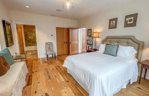 Stunning Luxury Ski-InSki-Out Home w Hot Tub - Foto 18