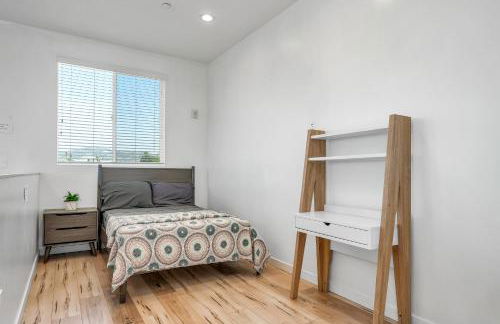 Chic 2 Bedroom 2 Bathroom 3 Level Loft Style Condo by Hollywood Free Gated Parking Full kitchen - Foto 10