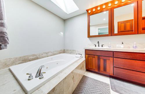 Private Pond and Indoor Pool Grand Arlington Villa! - Foto 24