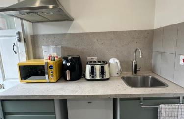 Modern flat in Egham by Royal Holloway University Royal Ascot and Windsor near Heathrow Airport - Foto 37