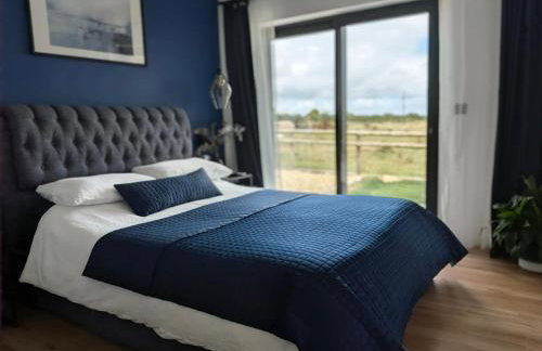 Up Shed - Modern Countryside King-size Ensuite With Own Access - Photo 9