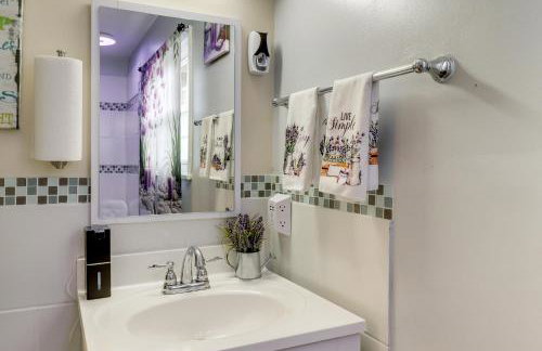 'Hidden Paradise' on 5 Acres w/ Hot Tub & Deck! - Foto 23