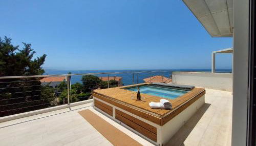 Luxury Seafront Villa with Rooftop Pool & Stunning Sea Views - Foto 1, sunbed