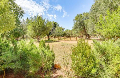Scenic Payson Cabin! Fireplace and Wraparound Patio - Foto 31