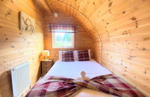 Pond View Pod 1 with Outdoor Hot Tub - Fife - Loch Leven - Lomond Hills - Photo 6