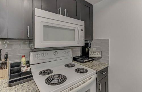 4 BDRM with POOL Prime Location on Lamar Mins to DT - Foto 16