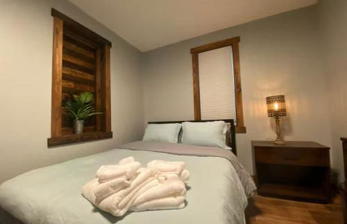 STUNNING RENOVATED 4BR House - Foto 25