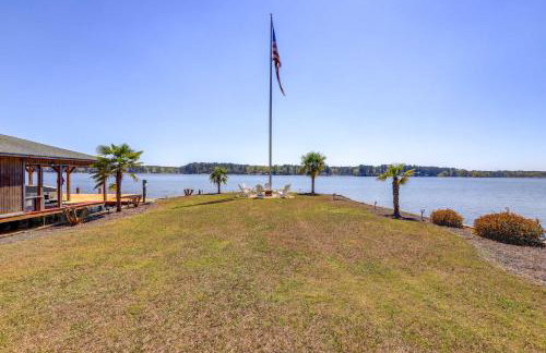 Dock and Fire Pit Stunning Lake Sinclair Home! - Foto 30