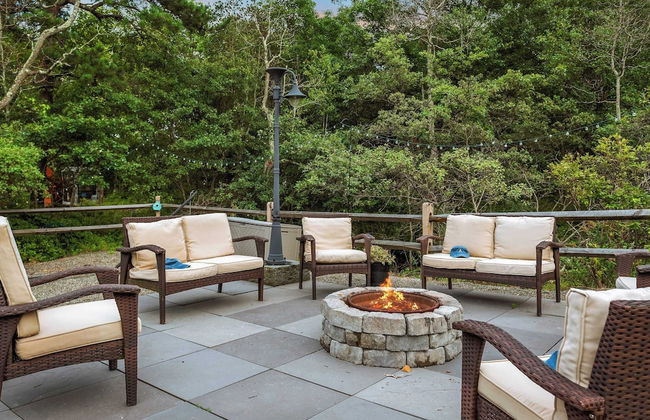 The Bigwood Cabin by Avantstay Hot Tub, Firepit, Pool Table, Private Yard - Photo 65