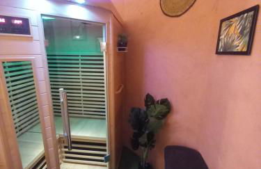 Les Loges Du Théatre 160m2 MAISON PRIVÉ 14 personnes MAX tout équipé a 200m de l'AVENUE DE CHAMPAGNE et toutes commodités DEGUSTATION CHAMPAGNE OFFERTE jacuzzi sauna jeux velos EMPLACEMENT EXCEPTIONNEL et CHIC - Foto 71