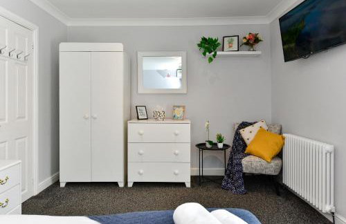 Rare Free Parking in Heart of the City - Highly Rated Townhouse & Garden - Peaceful Area Less Than 5min Walk to Beach, Shops, Bars, Arena, Marina, Parks - Foto 15