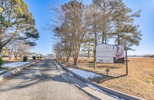 Walk to Beach: Home w/ Pool Access in White Stone - Photo 31