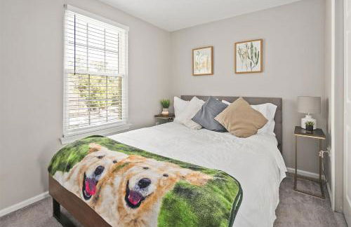 Luxury End Unit Townhome Just 40 Minutes from DC, Pet-Friendly, Privacy Fenced - Foto 14
