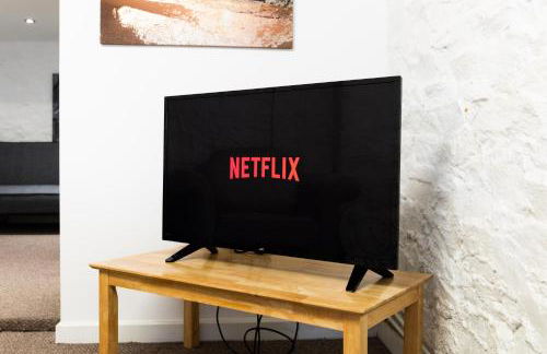 1 Bed Home - Parking - Great for Contractors - Foto 6