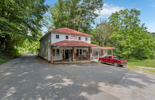 2Bd Riverfront with Expansive Outdoor Space, River Access, Fire Pit - Foto 34