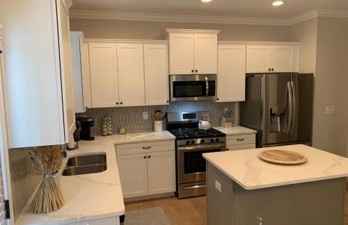 Fully Fenced & Fitted 4BR Near LakePoint Sports - Foto 27