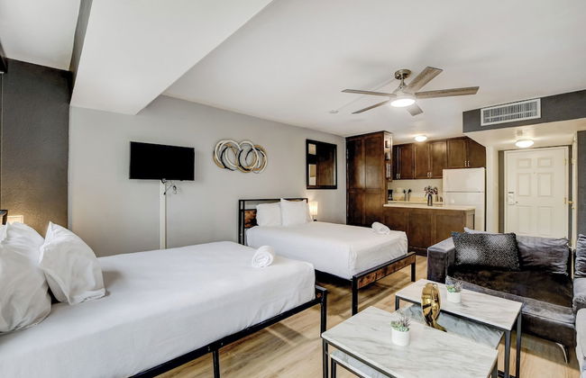 Stay together on the strip - 6 comfy beds w/view! - Foto 17