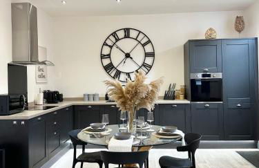 1 BR Apt - Short Lets & Serviced Accommodation Peak District With Free Super-Fast WiFi & Multiple Parking Options - Foto 2