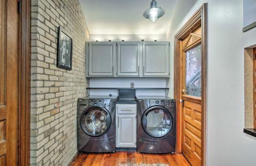 Historic Michigan Farmhouse with Grill and Fire Pit! - Foto 10