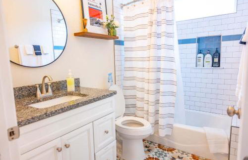 The Champion's Suite Newly Built Upscale Central - Photo 31