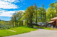 Bungalow charmant à Rochechouart avec vue sur lac - Foto 13