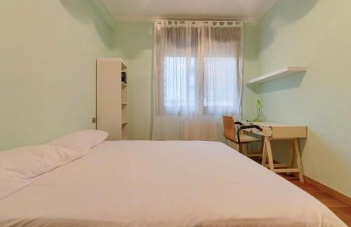 Encanto y Confort en Calle Epalza - Tu Familia en el Corazón de Bilbao - Foto 2