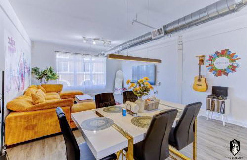 The Stallion #209 - Walk to Museums, Luxe Loft with free gated & covered parking - Foto 8