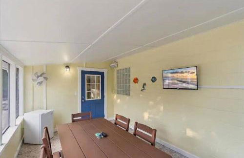 CANAL FRONT! Bring or rent a boat, near AMI/IMG. - Foto 24