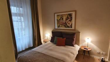 Studio City West - Photo 1