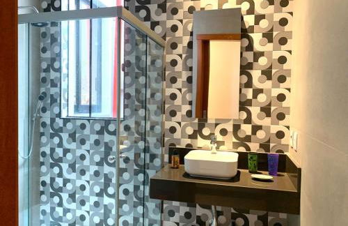 Casa linda, ótima localização, 2 vagas de garagem - Foto 23