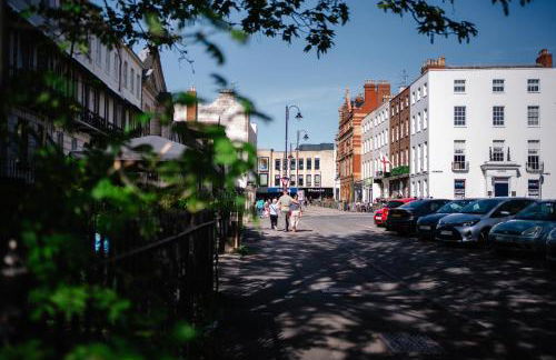 Town Centre Oasis with Two Hot Tubs - Photo 28