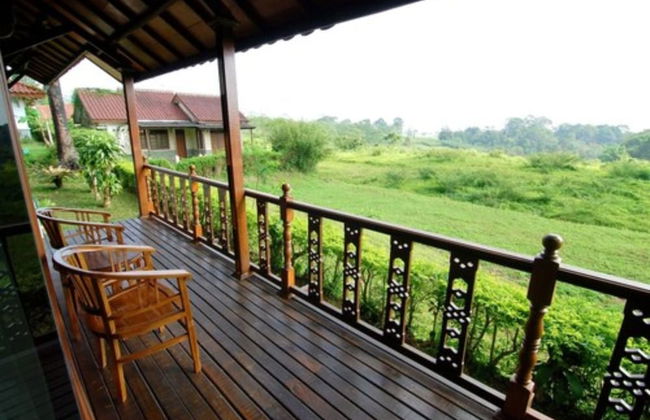 Villa ChavaMinerva Kayu - Ciater - Foto 14