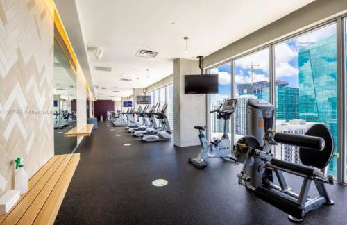 Sun-Splashed 1BR Condo unit in DWTN Miami with WFH - Foto 26