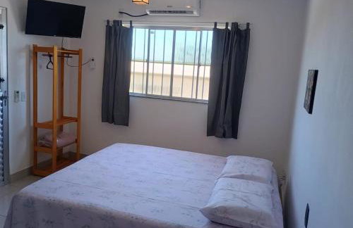 Studio completo, Ar, Tv, Wifi, perto de tudo - Foto 3