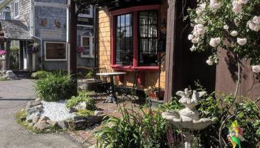 The Crow's Nest @ Rockport's Sail Loft - Foto 5