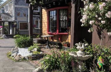 The Crow's Nest @ Rockport's Sail Loft - Foto 5