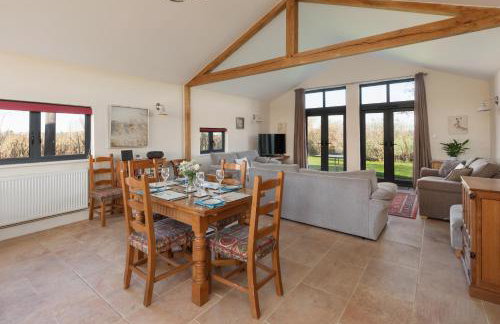 Leveret Lodge with secure garden for Dogs - Photo 4