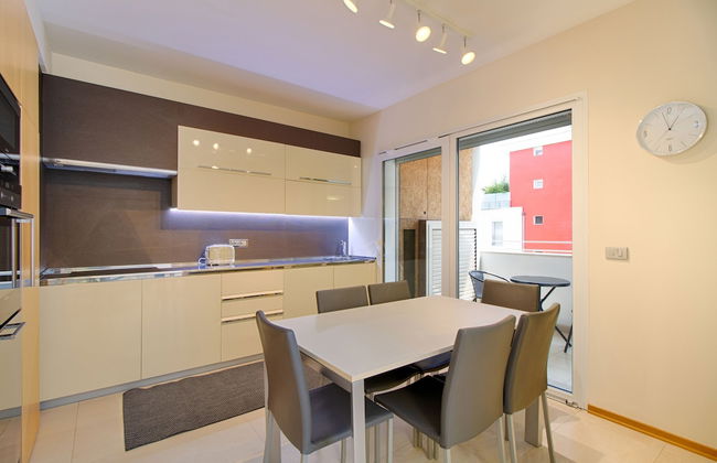 The Rooms Apartments Tirana - Photo 63