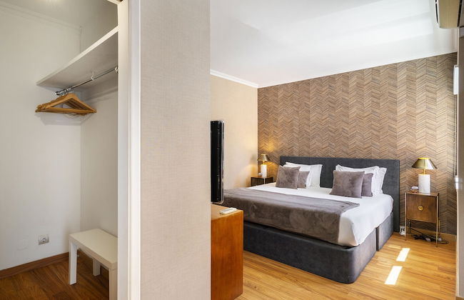 Poolside Paradise: Your Dream Retreat In Cascais W/ S-Pool, Gym And Parking - Foto 4