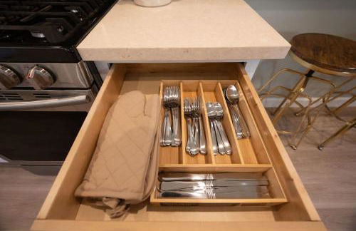 Charming Garden Cottage- steps to historic Old Town Half Moon Bay - Foto 31