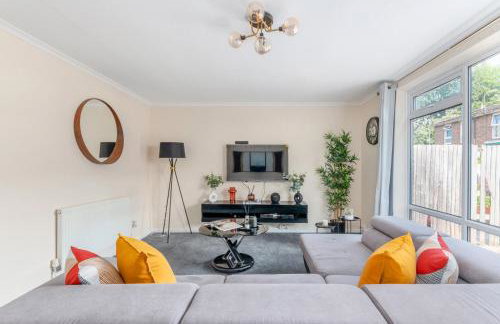 House - Sleeps up to 10 & Free Parking - Foto 13