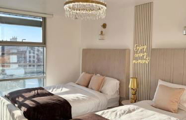 Lux 2-Bed City Centre Apartment Sleeps 6 Free Parking Balcony Near Leeds Station & Millennium Square view - Foto 3