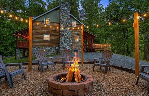 Hot Tub, Game Room and Fire Pit Canton Log Cabin - Foto 2