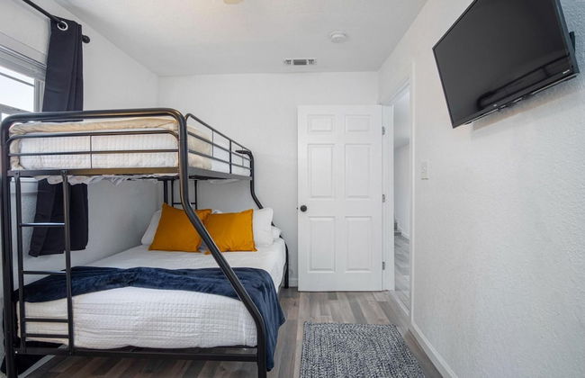 Charming 4BR 2BA Only 5 Mins Downtown Riverwalk - Foto 22