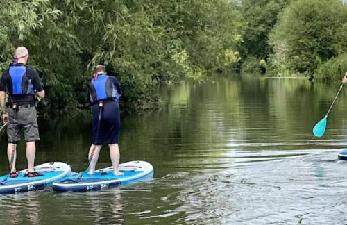 Swan Cottage 2-Bedroom-Netflix-Parking-Nature-Canal - Photo 46