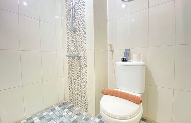 Modern and Comfy Studio Room at Grand Asia Afrika Apartment - Foto 9