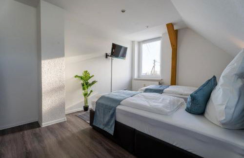 Moderne Doppelhaushälfte mit Garten & Terrasse I Free Wifi I Free Parking - Foto 9