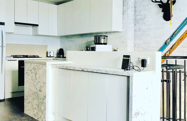 24 Hotham 3 Bedroom Renovated Apartment - Foto 1