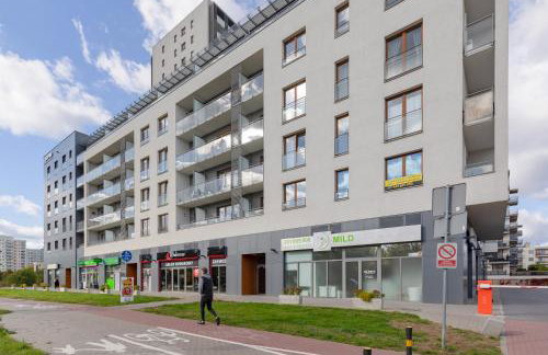 Metro Kondratowicza Warsaw Apartment with Parking by Noclegi Renters - Foto 27